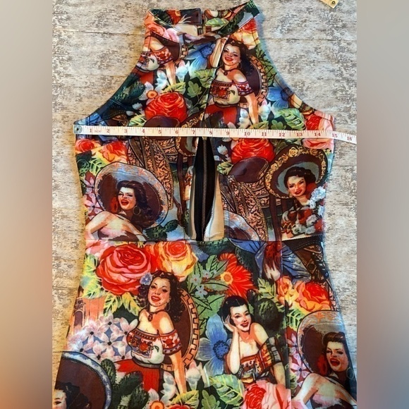 NWOT Calvin Tran print Bodycon dress w/large keyhole opening front/back Small - Picture 10 of 11